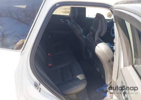 2018 Volvo Xc60 T5 Momentum from USA, damaged, VIN YV4102RK6J1039849